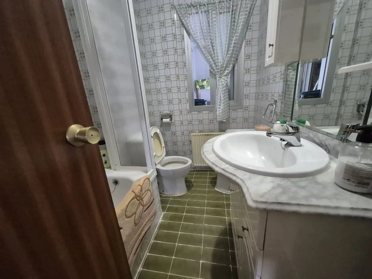 Badezimmer von Wohnung zum Verkauf in Ávila mit Heizung, Terrasse und Abstellraum