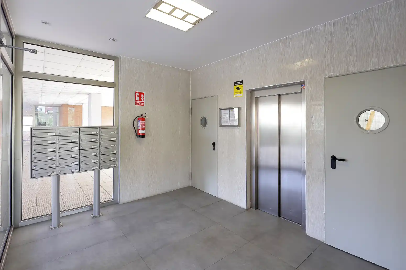 Pis en venda en Oviedo  amb Calefacció, Parquet i Terrassa