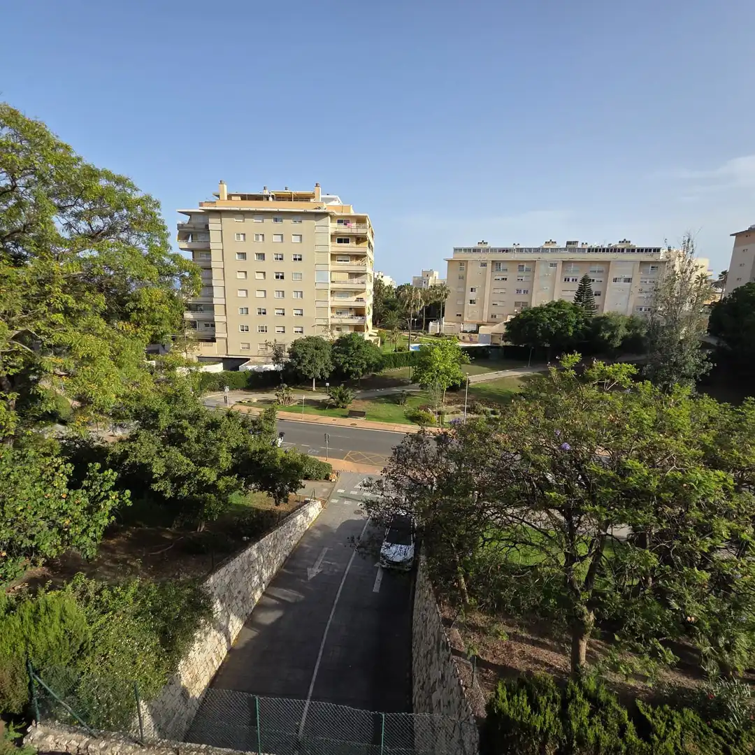 Apartment with pool for sale in Arroyo de la Miel, imagen 3
