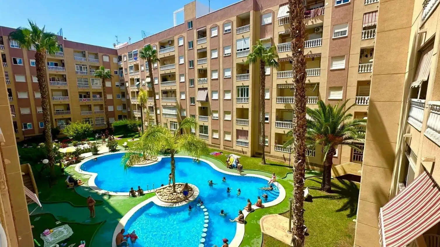 Apartamento con piscina en venta en Centro, imagen 36