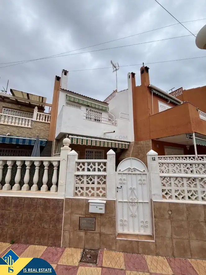 Vista exterior de Casa o chalet en venta en Torrevieja con Aire acondicionado, Calefacción y Jardín privado