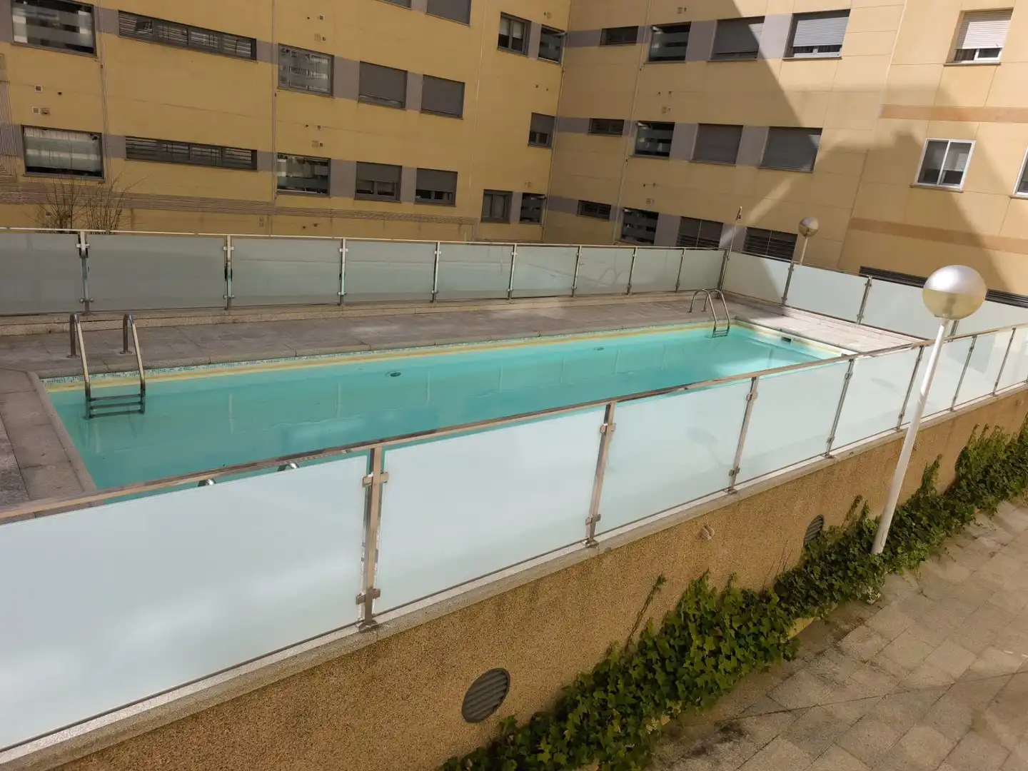 Schwimmbecken von Wohnungen zur Miete in Cáceres mit Klimaanlage, Heizung und Möbliert