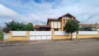 Vista exterior de Casa o xalet en venda en Villadangos del Páramo