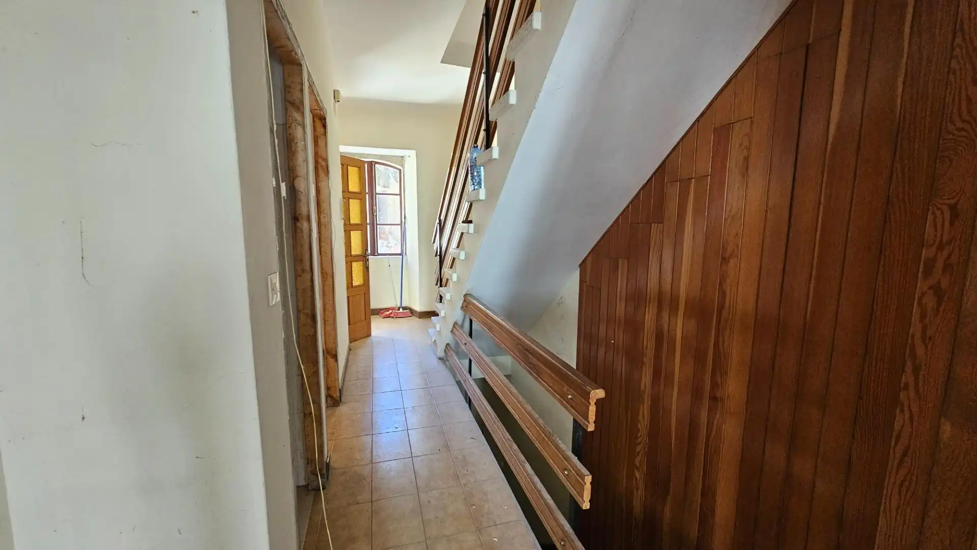 Buildings for sale in Cee
