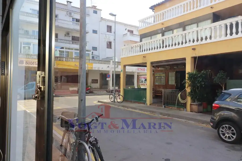 Gewerbefläche zum Verkauf in Carrer Alberes Comercial