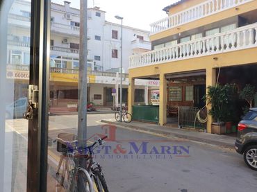 Locale commerciale in vendita a Carrer Alberes Comercial