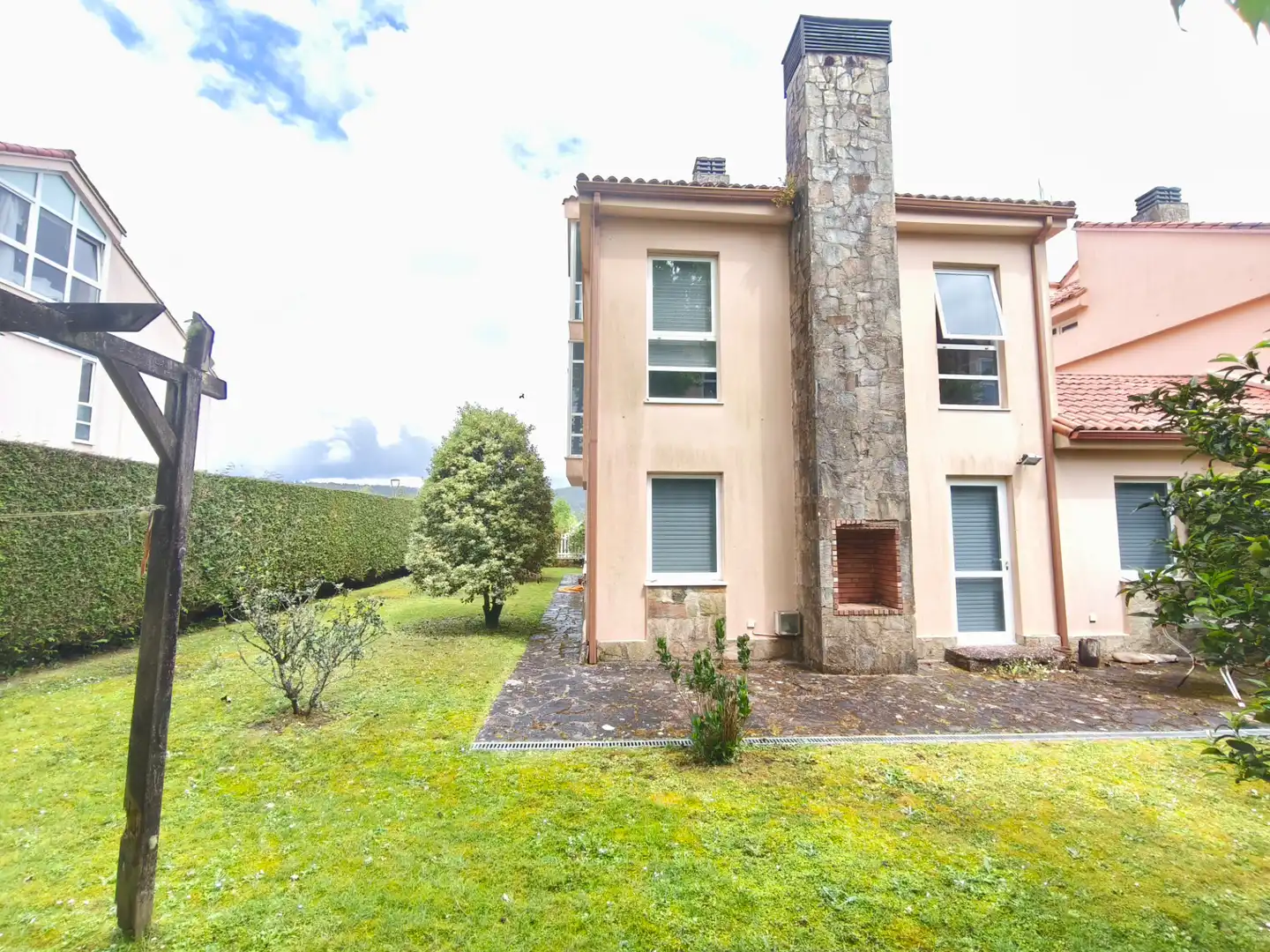Jardí de Casa adosada en venda en Brión amb Calefacció, Jardí privat i Terrassa