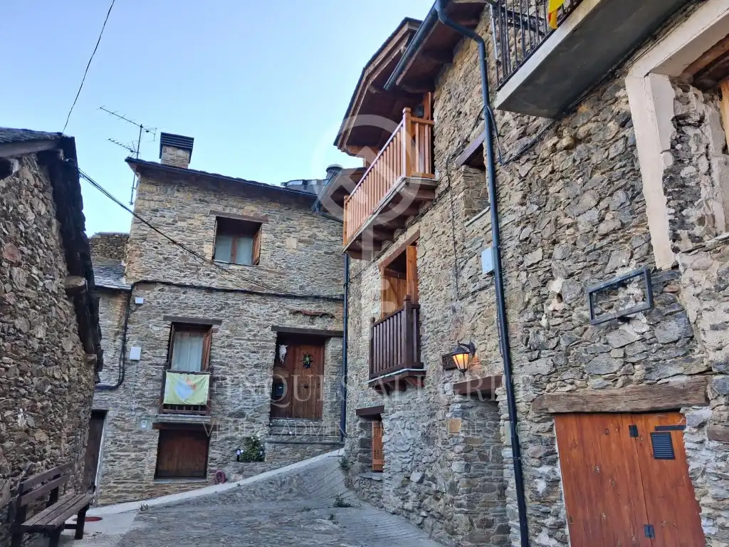 Casa en venda a Calle Mig,Del,Ag.Roni