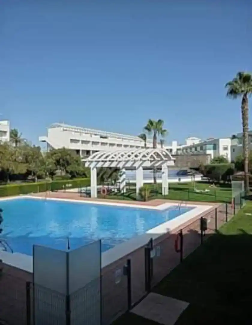 Piscina de Dúplex de alquiler en Rota con Aire acondicionado, Piscina y Amueblado