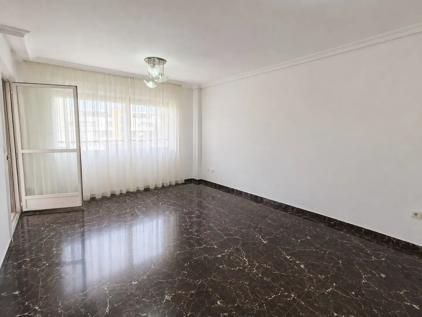 Piso con piscina en venta en Torre del Mar