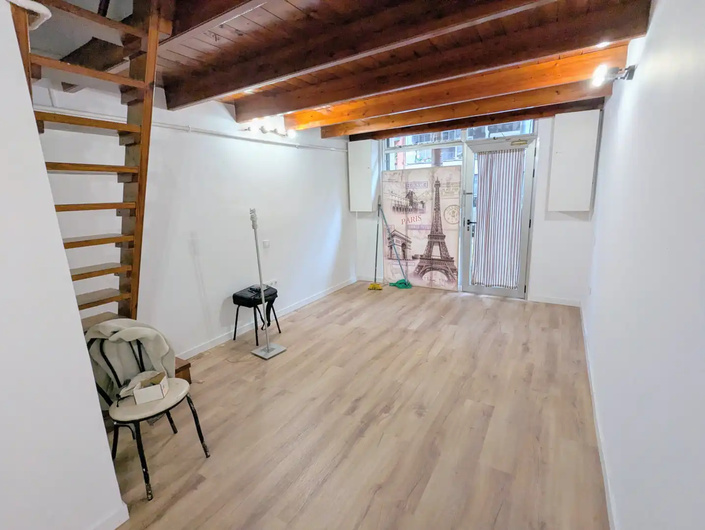 Loft zum Verkauf in Barcelona mit Klimaanlage, Heizung und Parkett