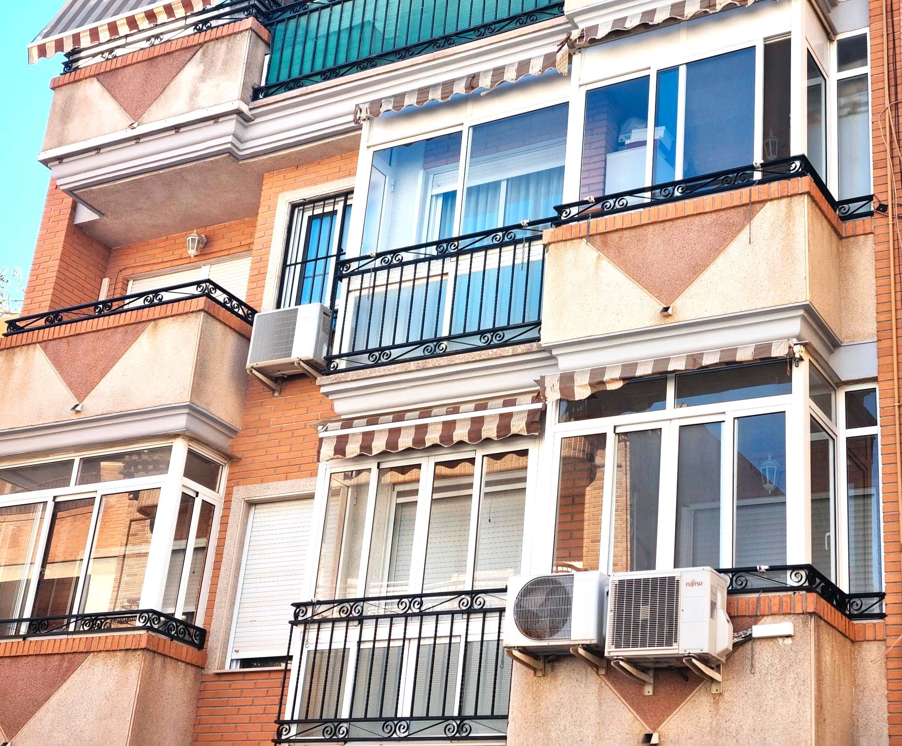 Exterior view of Flat for sale in San Vicente del Raspeig / Sant Vicent del Raspeig  with Air Conditioner, Terrace and Storage room