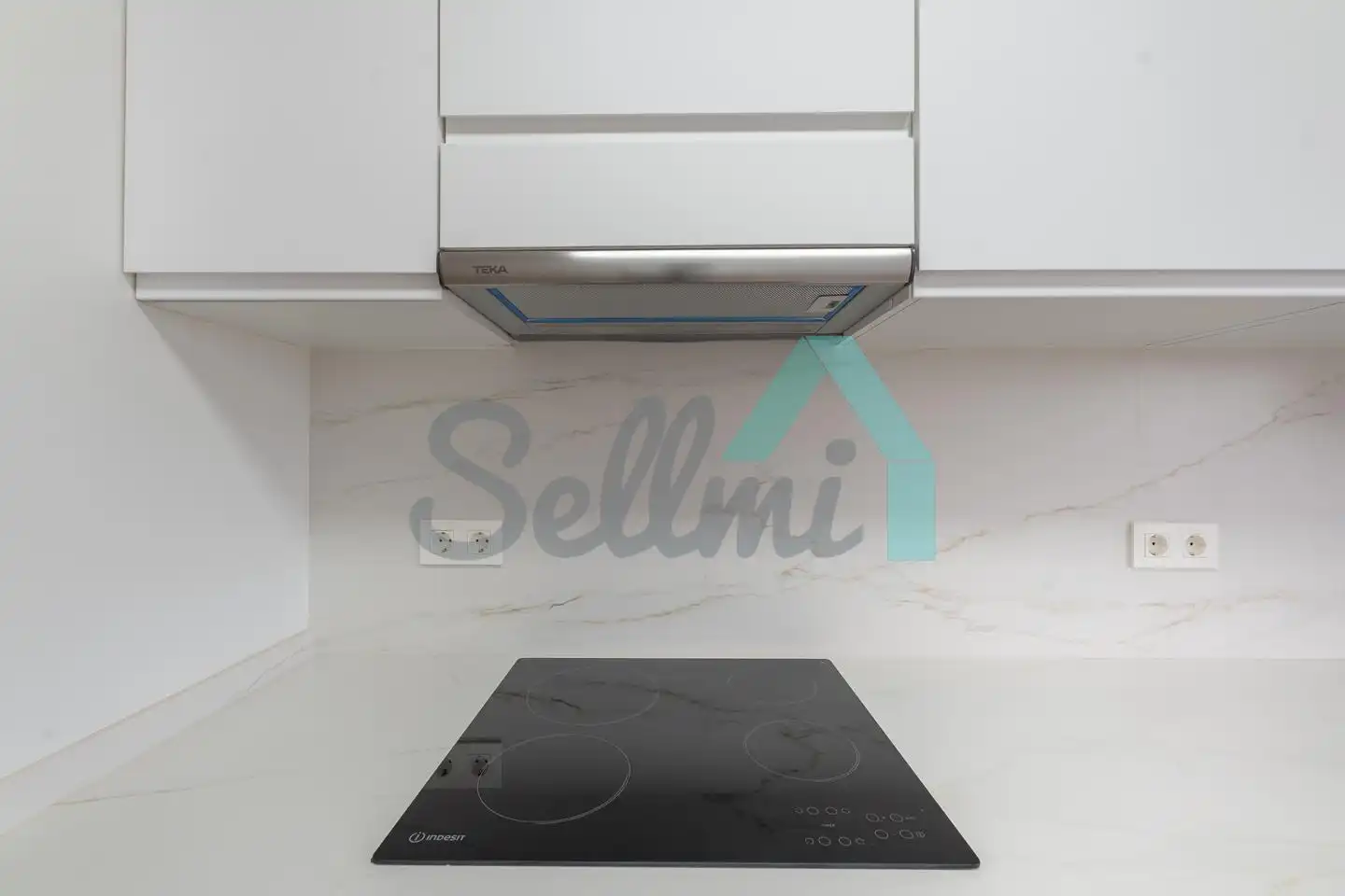 Kitchen of Flat for rent in Oviedo   with Heating and Storage room