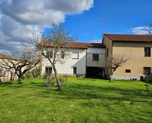 Vista exterior de Finca rústica en venda en Valdepolo amb Calefacció