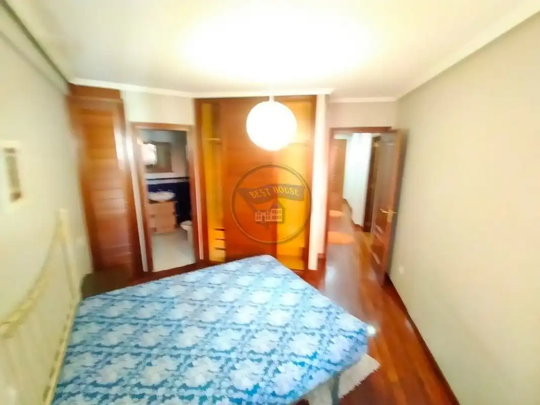 Apartament de lloguer en Vigo  amb Calefacció, Parquet i Traster