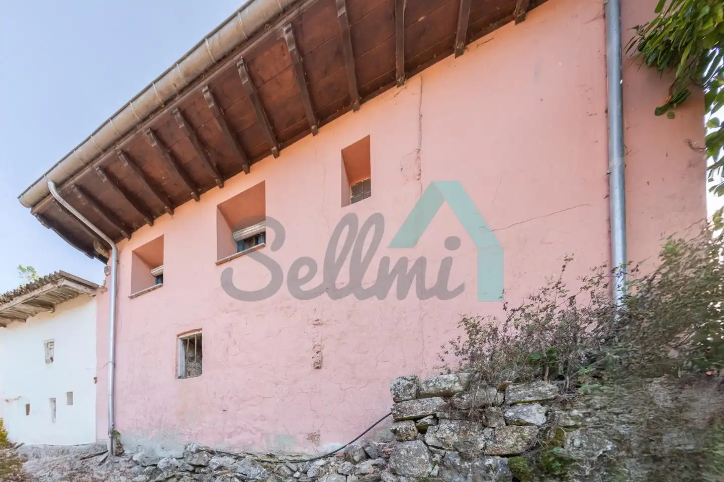 Exterior view of Houses for sale in Parres  with Heating, Private garden and Storage room