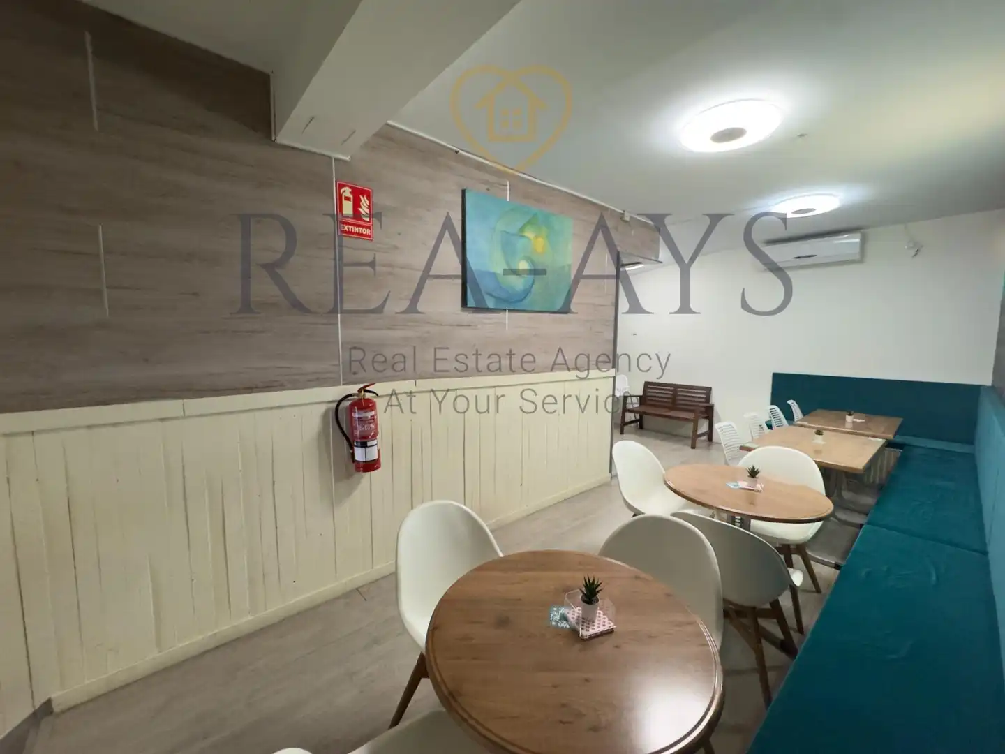 Commercial properties for sale in Cornellà de Llobregat  with Air Conditioner, Furnished and Internet