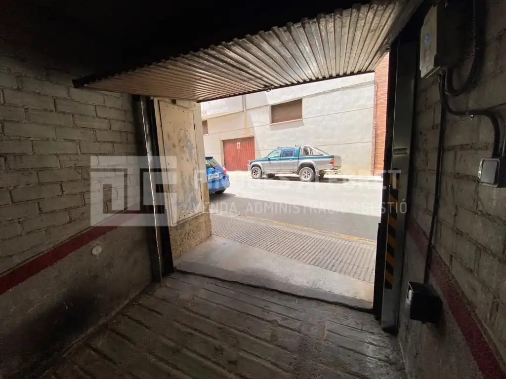 Parking of Garage for rent in Tremp