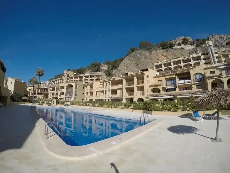 Schwimmbecken von Geschaftsraum zum Verkauf in Altea mit Klimaanlage