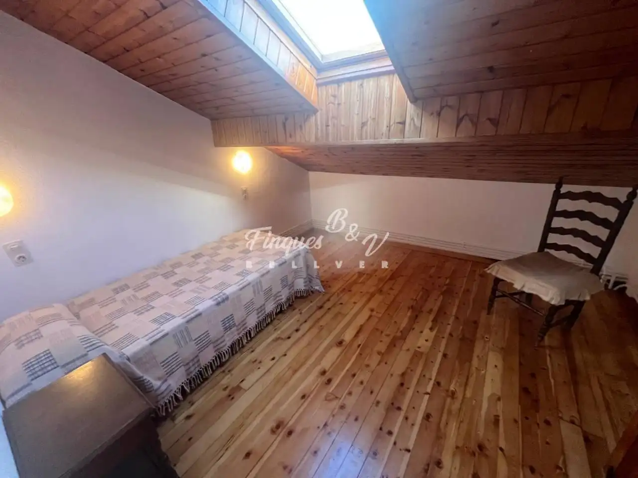 Àtic de lloguer a Urús, Girona