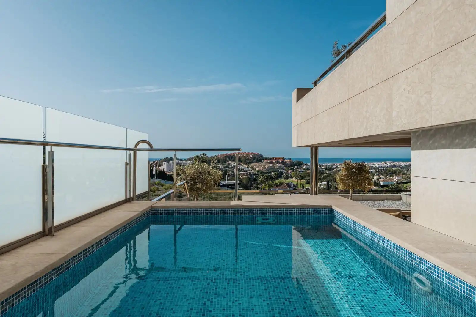 Àtic amb piscina en venda a Urbanizacion N Andalucia J 5, imagen 4