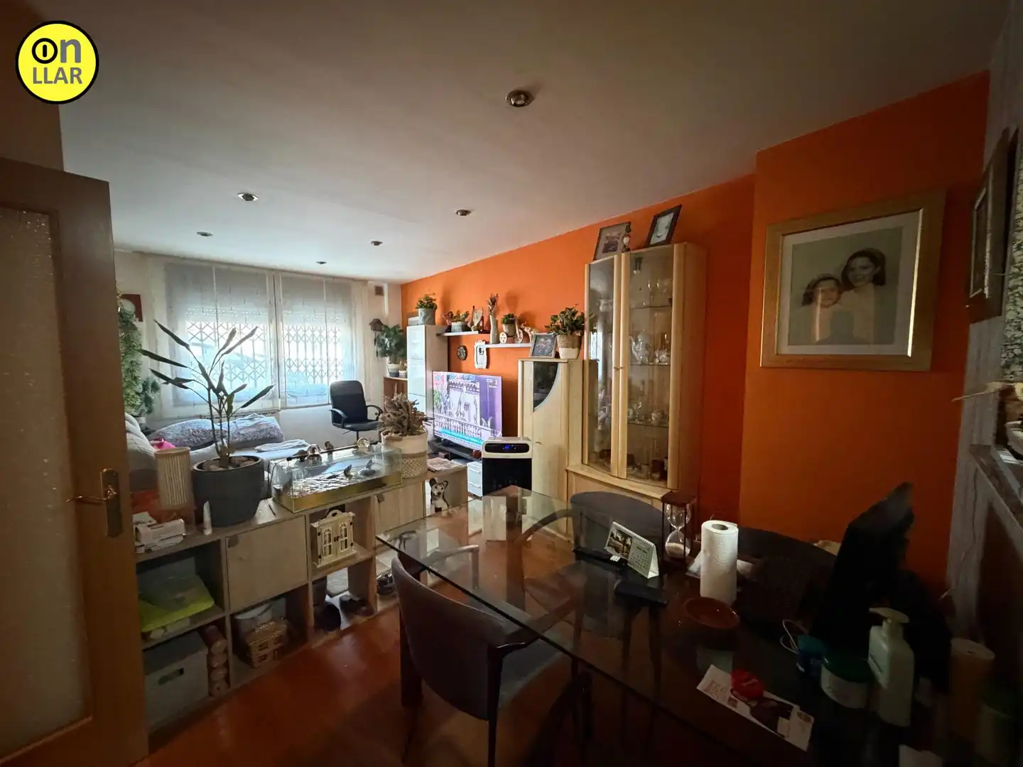 Sala d'estar de Pis en venda en Torelló amb Calefacció