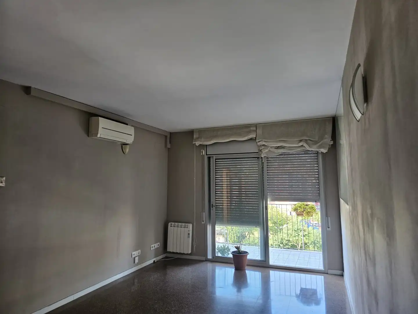 Bedroom of Flat for rent in Sant Andreu de la Barca  with Air Conditioner, Oven and Balcony