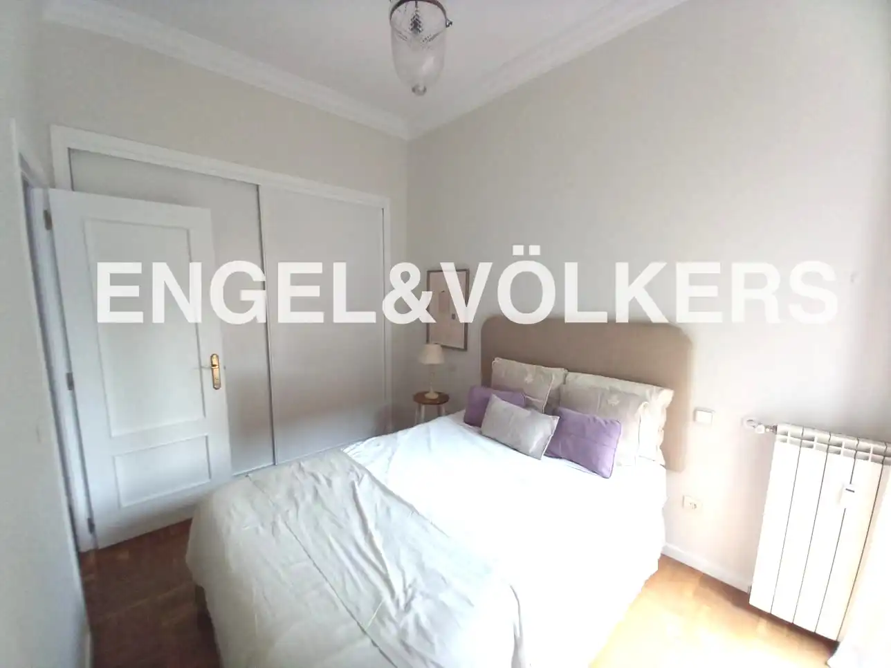 Schlafzimmer von Wohnung zur Miete in Madrid mit Klimaanlage, Heizung und Parkett