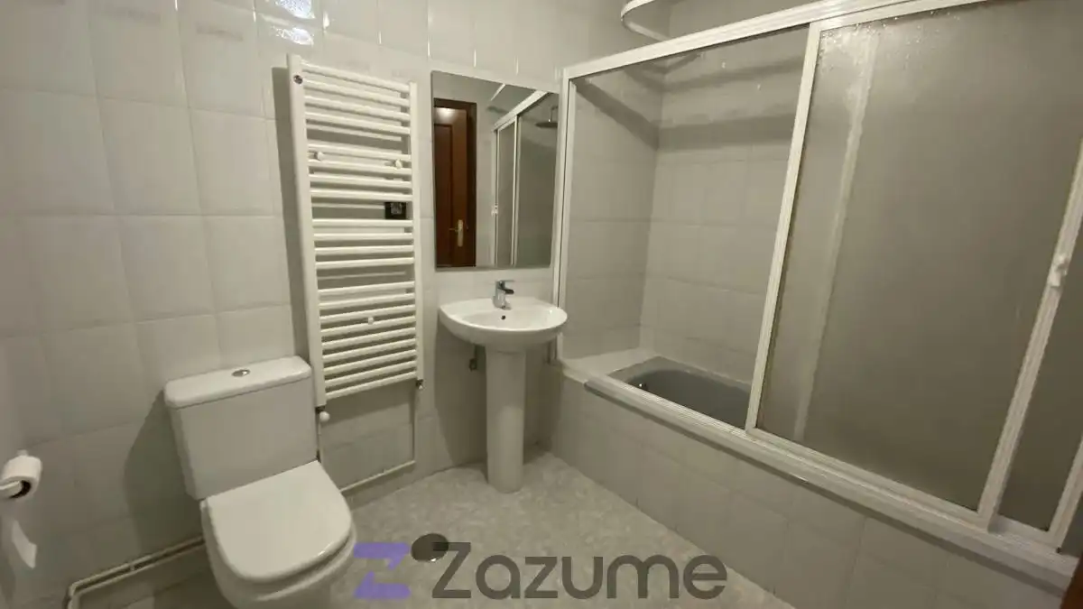 Flat for rent in C. Tamujar, Tres Olivos - La Piedad