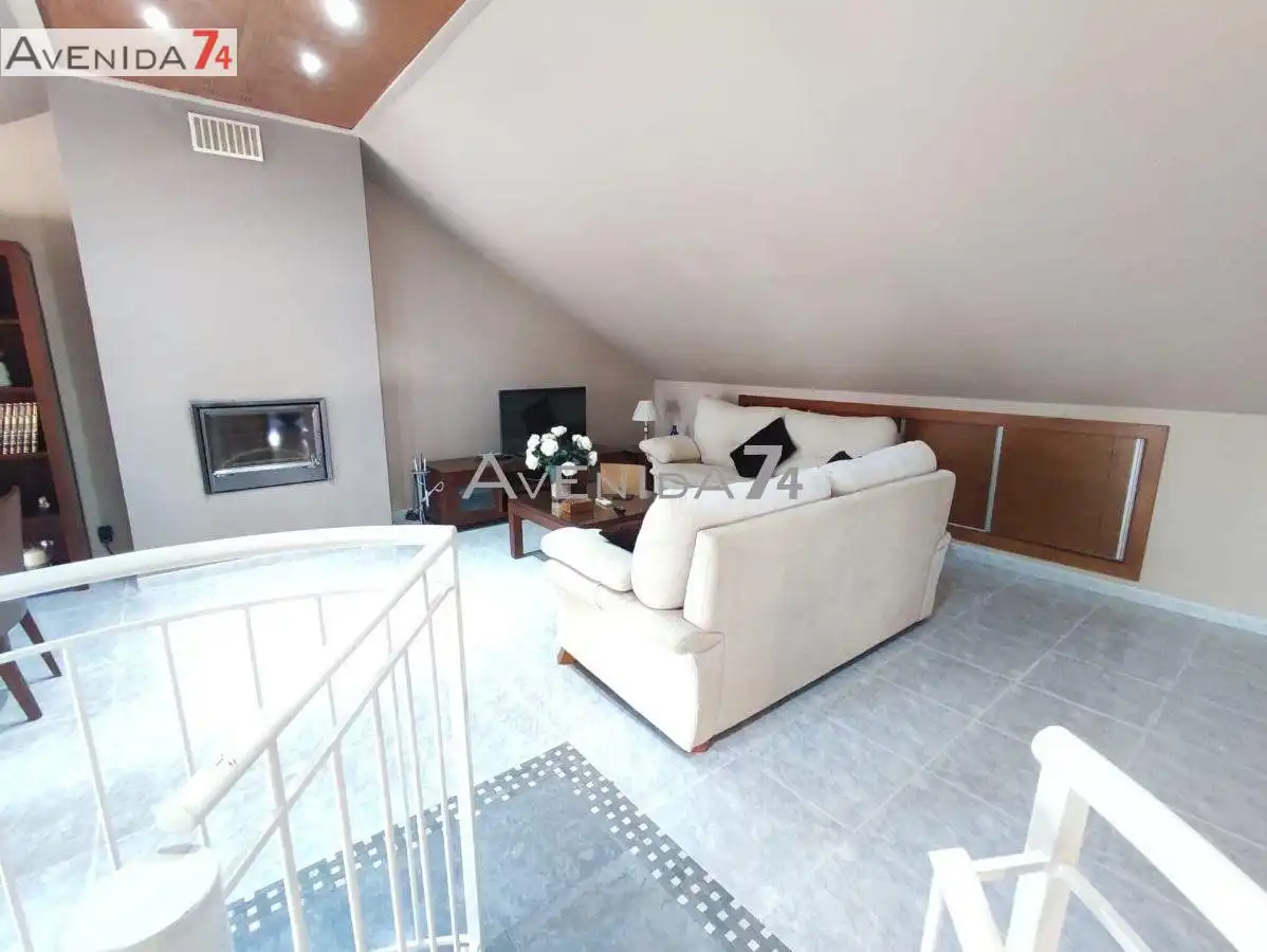 Houses for sale in Los Angeles - Apolonia