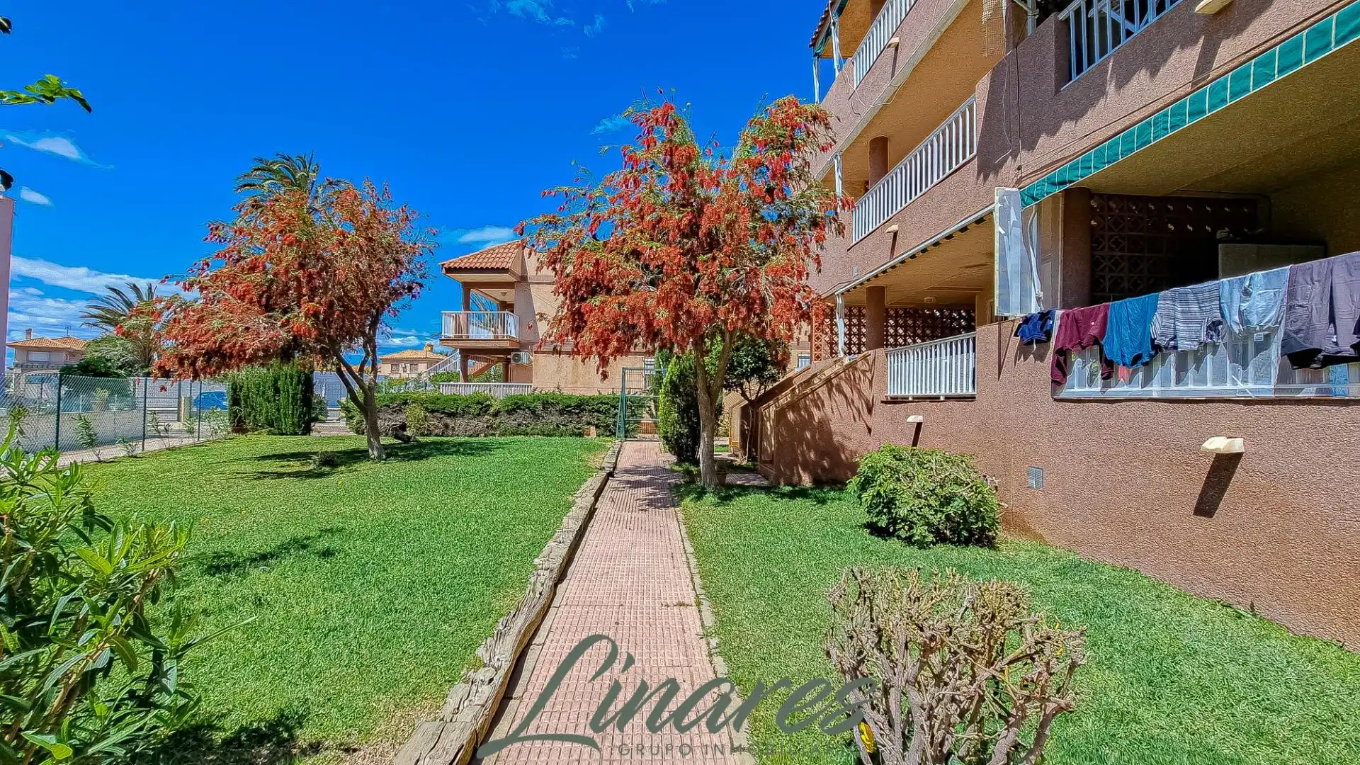 Vista exterior de Apartament en venda en La Manga del Mar Menor amb Terrassa