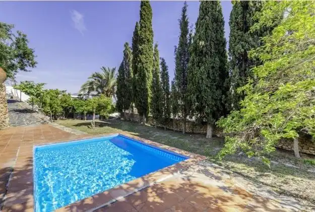 Piscina de Casa o xalet en venda en Turón amb Jardí privat, Terrassa i Traster