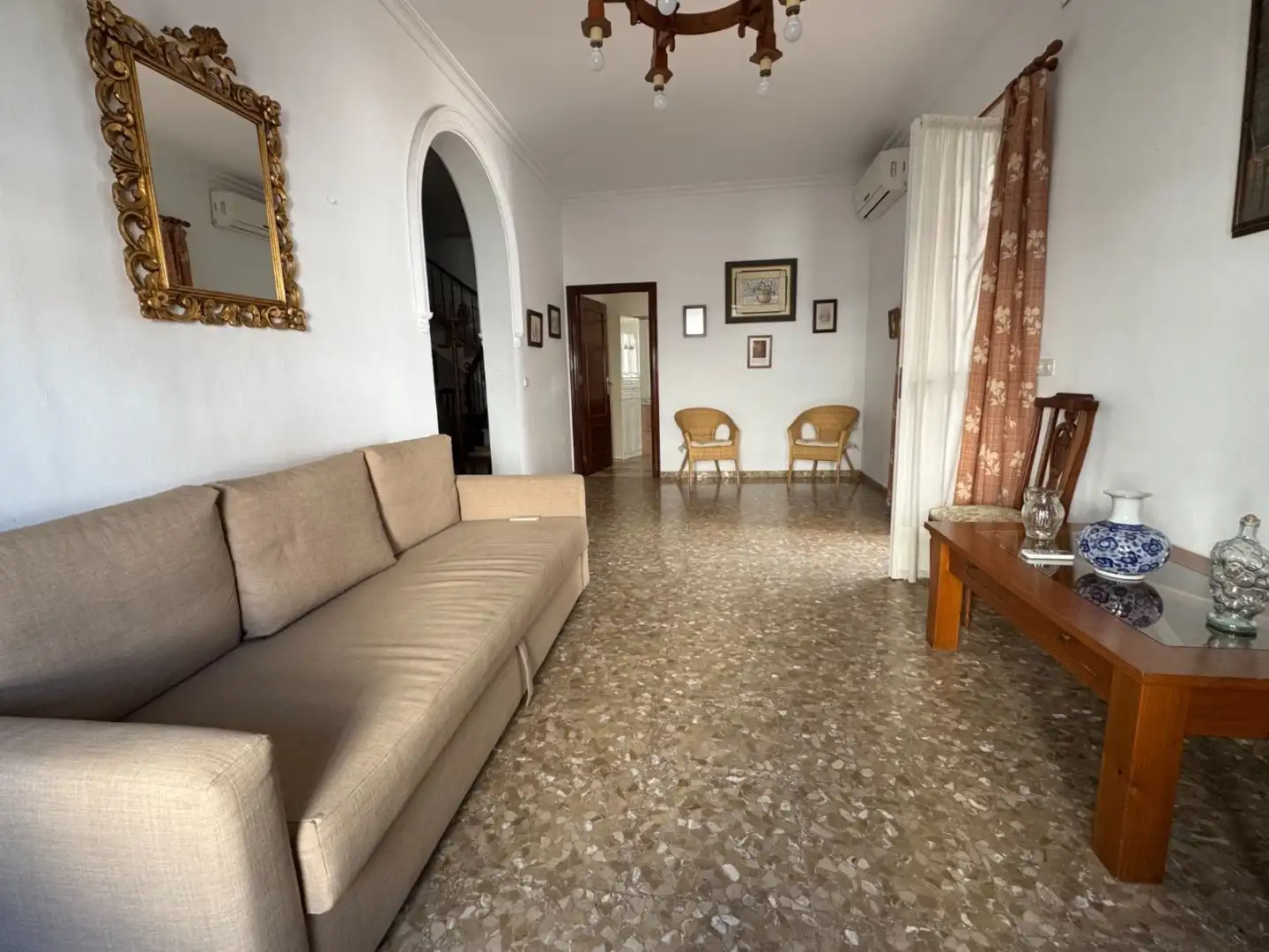 Sala d'estar de Finca rústica en venda en Olivares amb Traster i Balcó