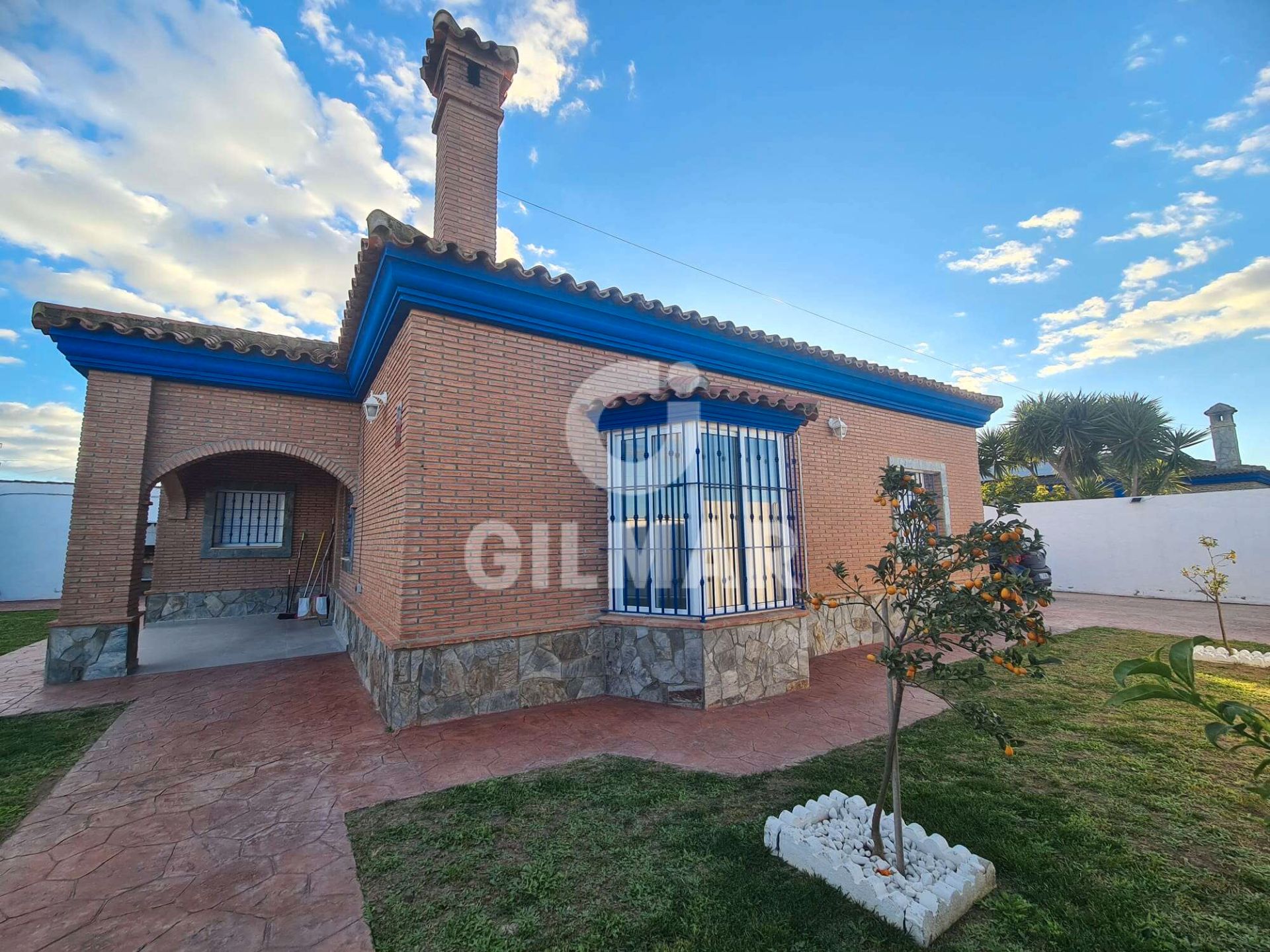 Exterior view of House or chalet to rent in El Puerto de Santa María  with Air Conditioner, Private garden and Storage room