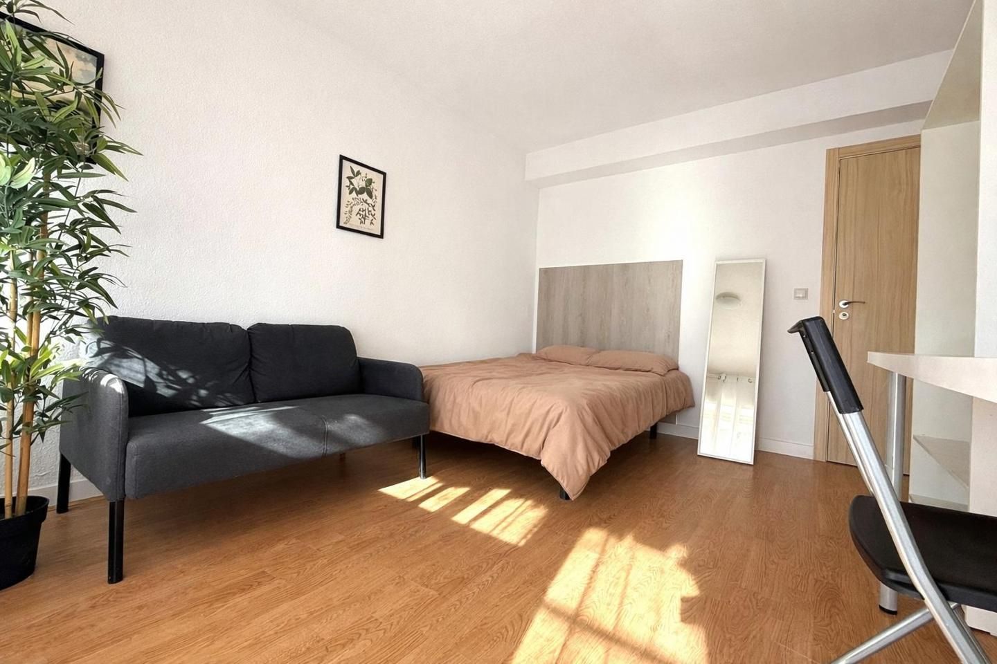 Schlafzimmer von Wohnung zur Miete in  Madrid Capital mit Heizung, Terrasse und Möbliert