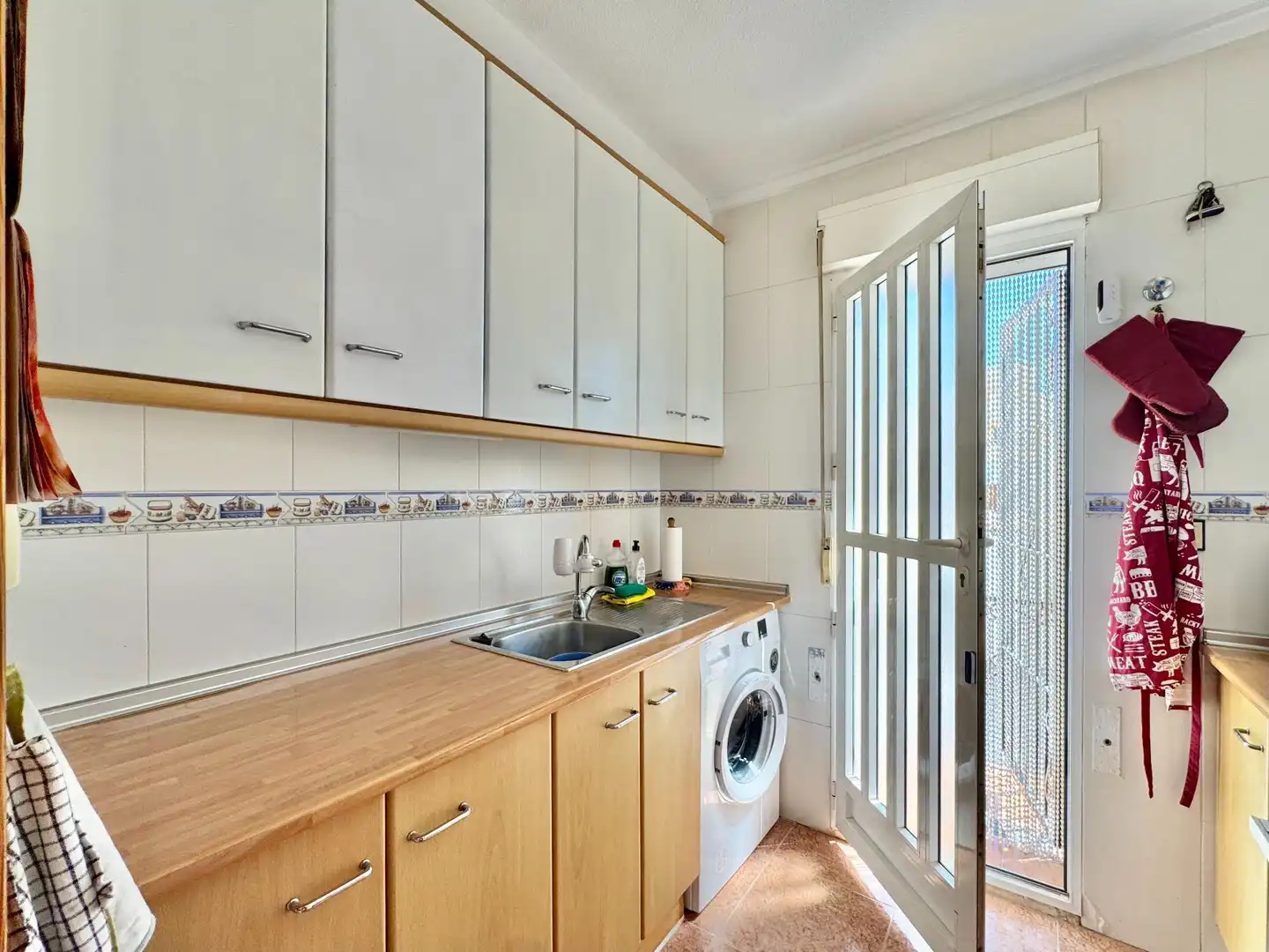 Cocina de Casa o chalet en venta en Orihuela con Aire acondicionado, Jardín privado y Terraza