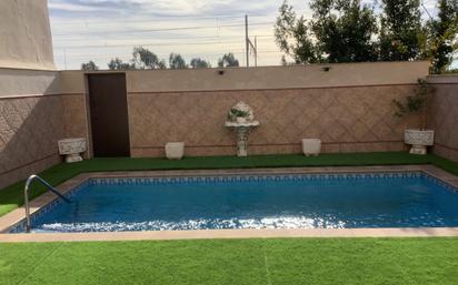 Swimming pool of Single-family semi-detached for sale in  Córdoba Capital  with Air Conditioner, Heating and Private garden