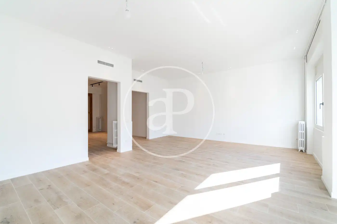 Sala d'estar de Pis de lloguer en Barcelona amb Aire condicionat, Calefacció i Traster