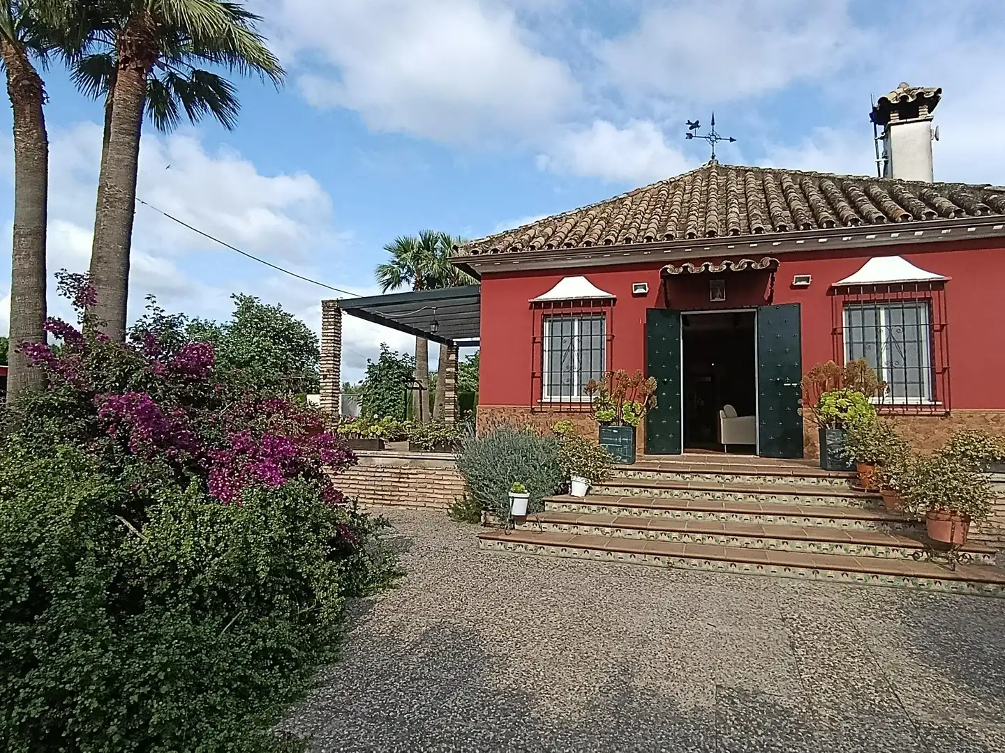 Garden of Houses for sale in La Carlota  with Air Conditioner, Heating and Private garden