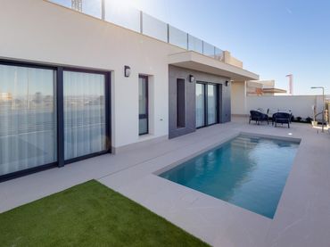 Villa con piscina in vendita a Nueva Torrevieja - Aguas Nuevas