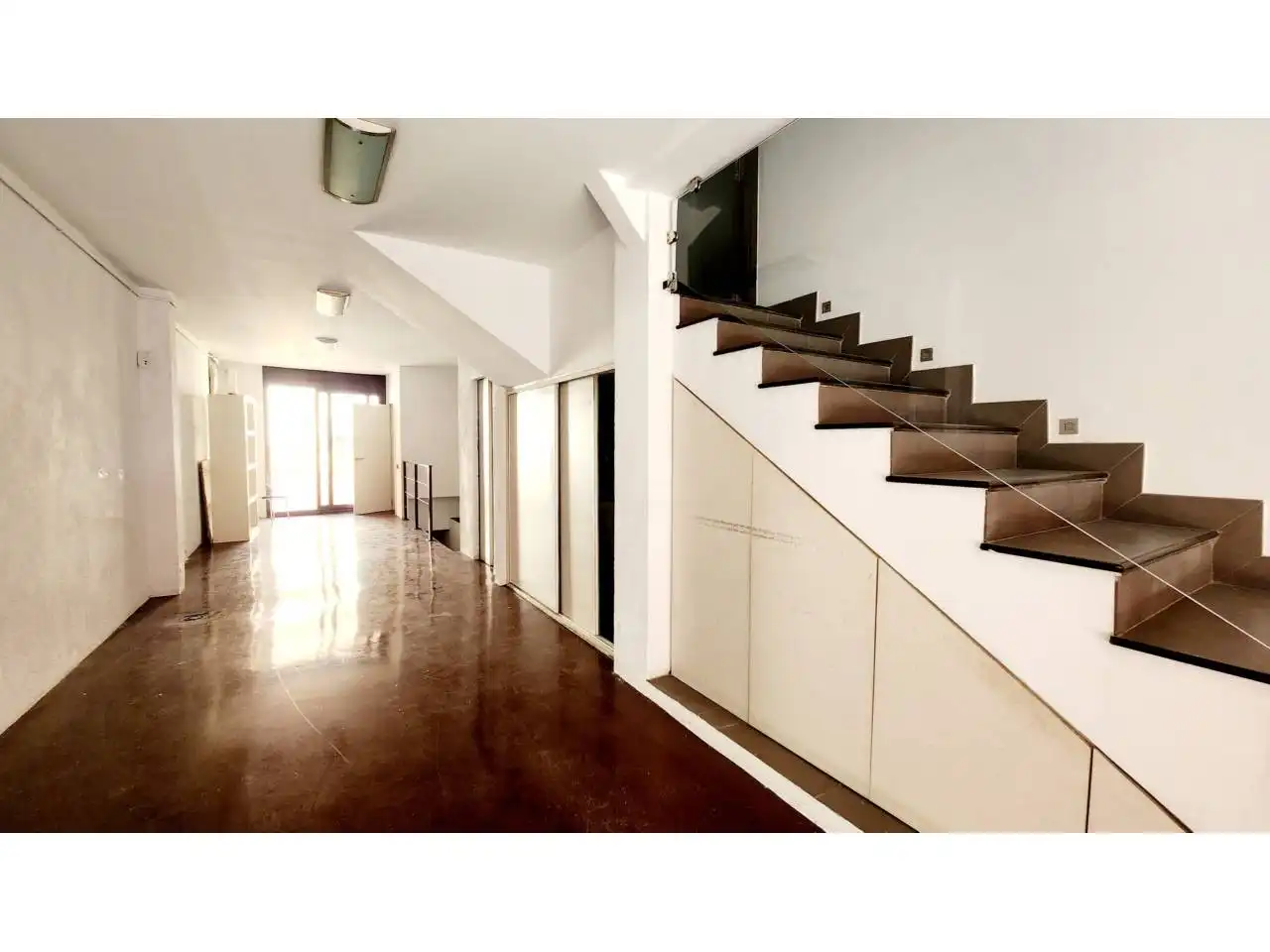 Einfamilien-Reihenhaus zum Verkauf in Sabadell mit Klimaanlage, Heizung und Terrasse