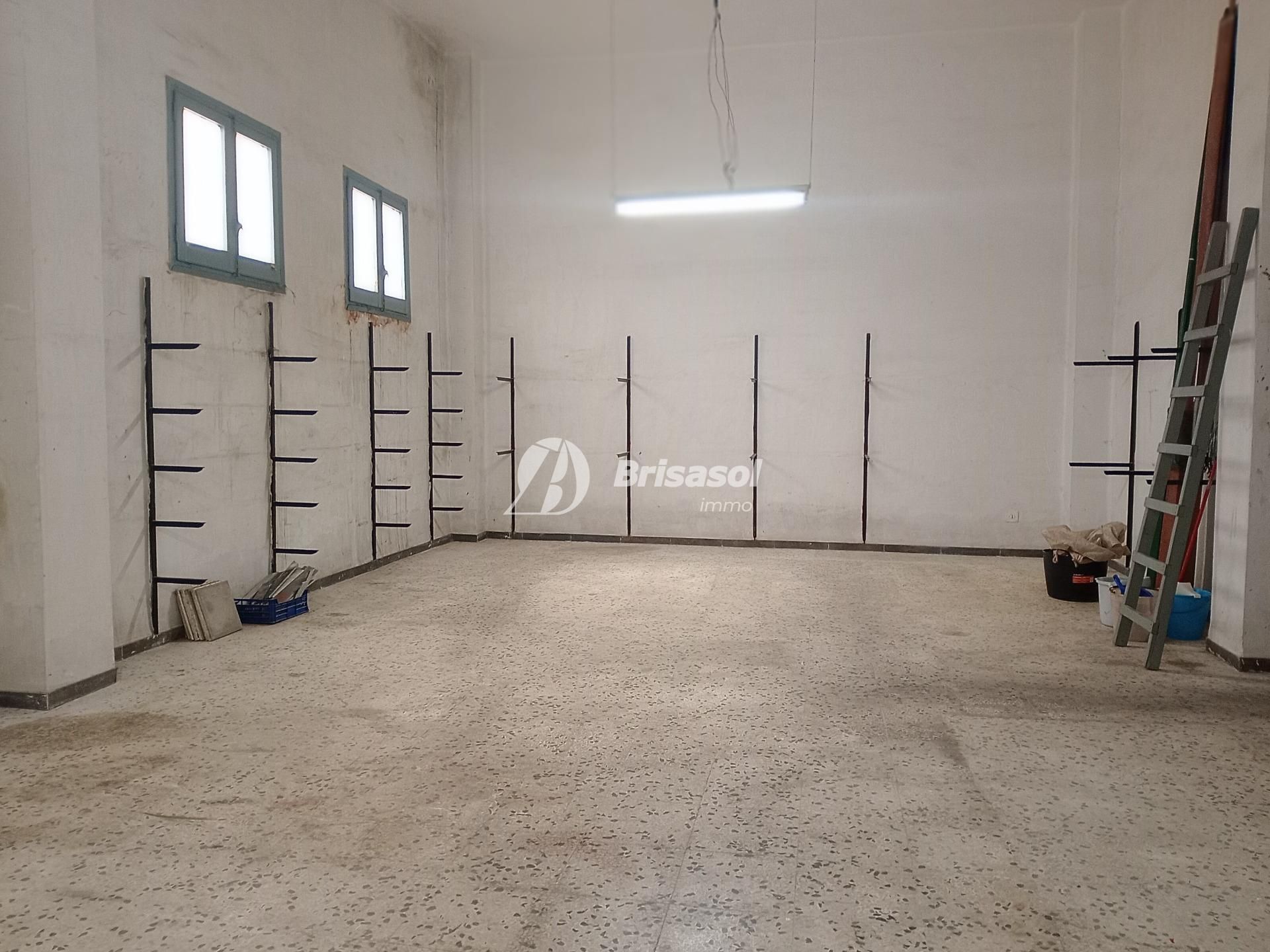 Geschaftsraum zur Miete in Port - Horta de Santa María