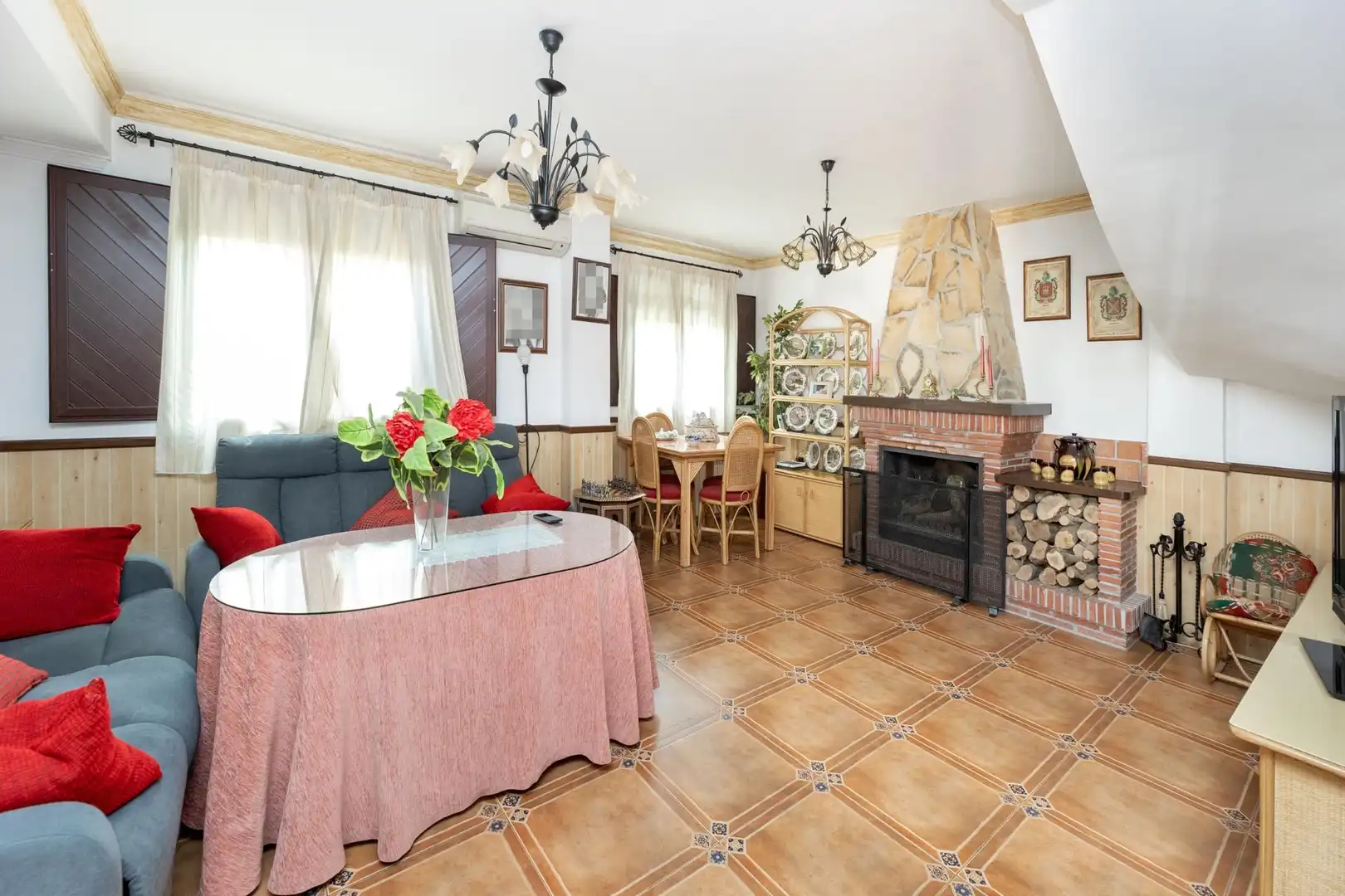 Sala d'estar de Casa adosada en venda en Peligros amb Aire condicionat, Jardí privat i Terrassa