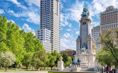 Exterior view of Flat for sale in  Madrid Capital  with Heating