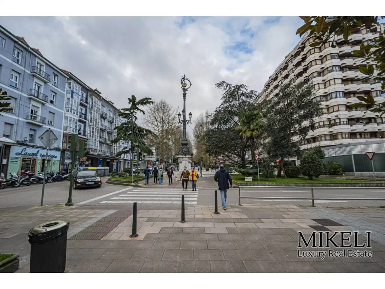 Vista exterior de Edificio en venta en Santander