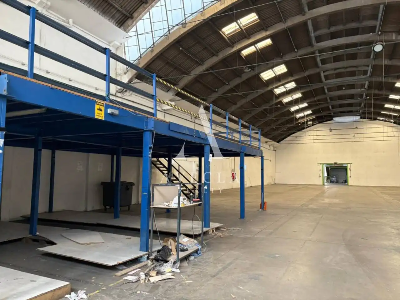 Nave industrial de alquiler en Cornellà de Llobregat