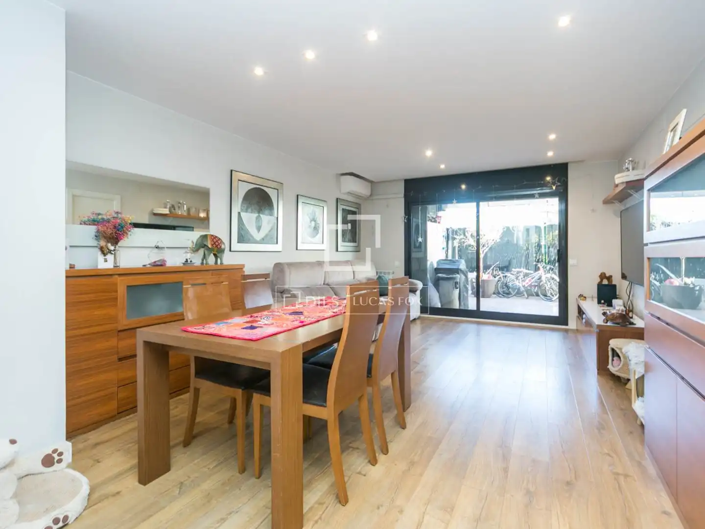 Exterior view of Flat for sale in Sant Cugat del Vallès  with Air Conditioner, Heating and Terrace