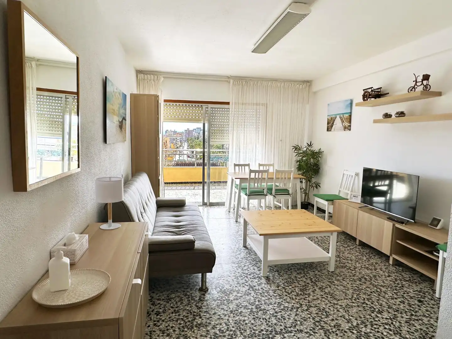 Sala de estar de Apartamento en venta en Tavernes de la Valldigna con Terraza y Amueblado
