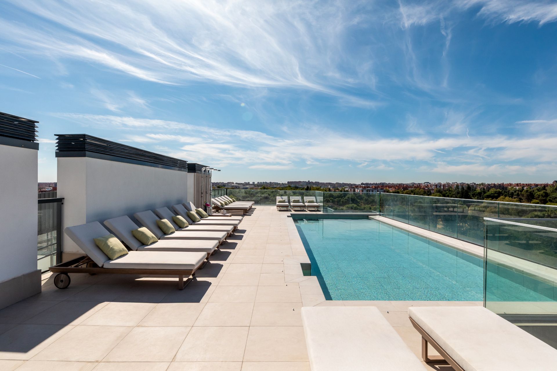 Piscina de Pis de lloguer en  Madrid Capital amb Aire condicionat, Forn i Rentadora