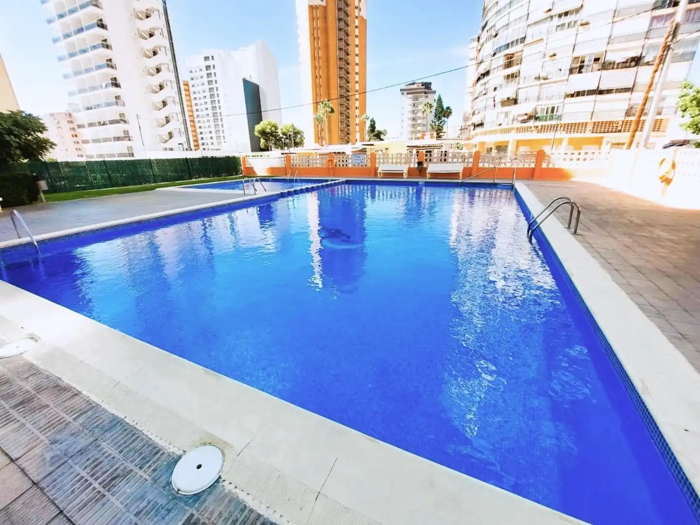 Piscina de Apartamento en venta en Benidorm con Aire acondicionado, Terraza y Piscina comunitaria